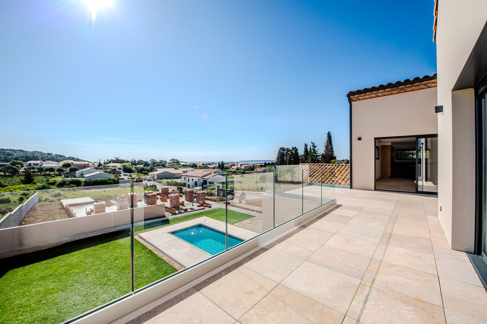 Art extérieur de maison construite par Maison Kamci à Narbonne